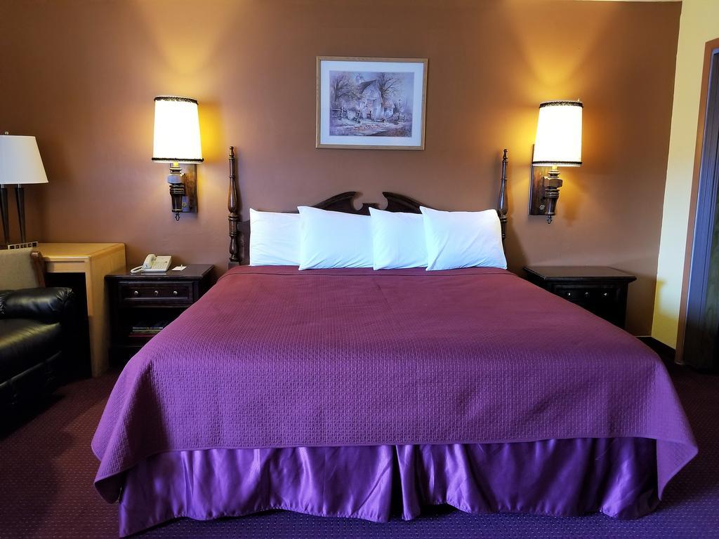 Regency Inn Уинемюка Екстериор снимка