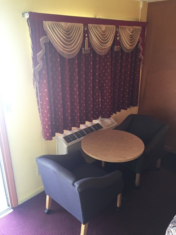 Regency Inn Уинемюка Екстериор снимка