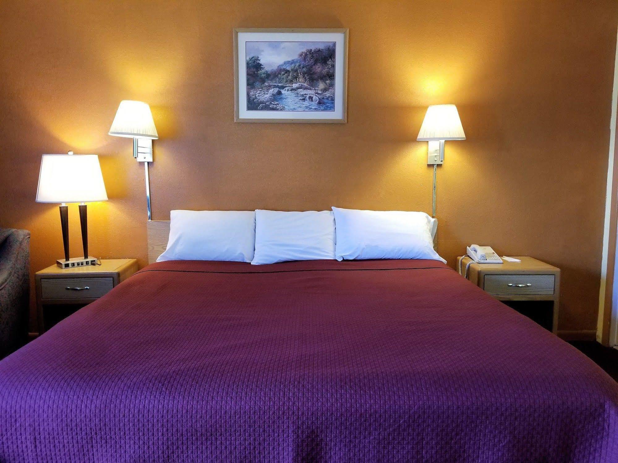 Regency Inn Уинемюка Екстериор снимка