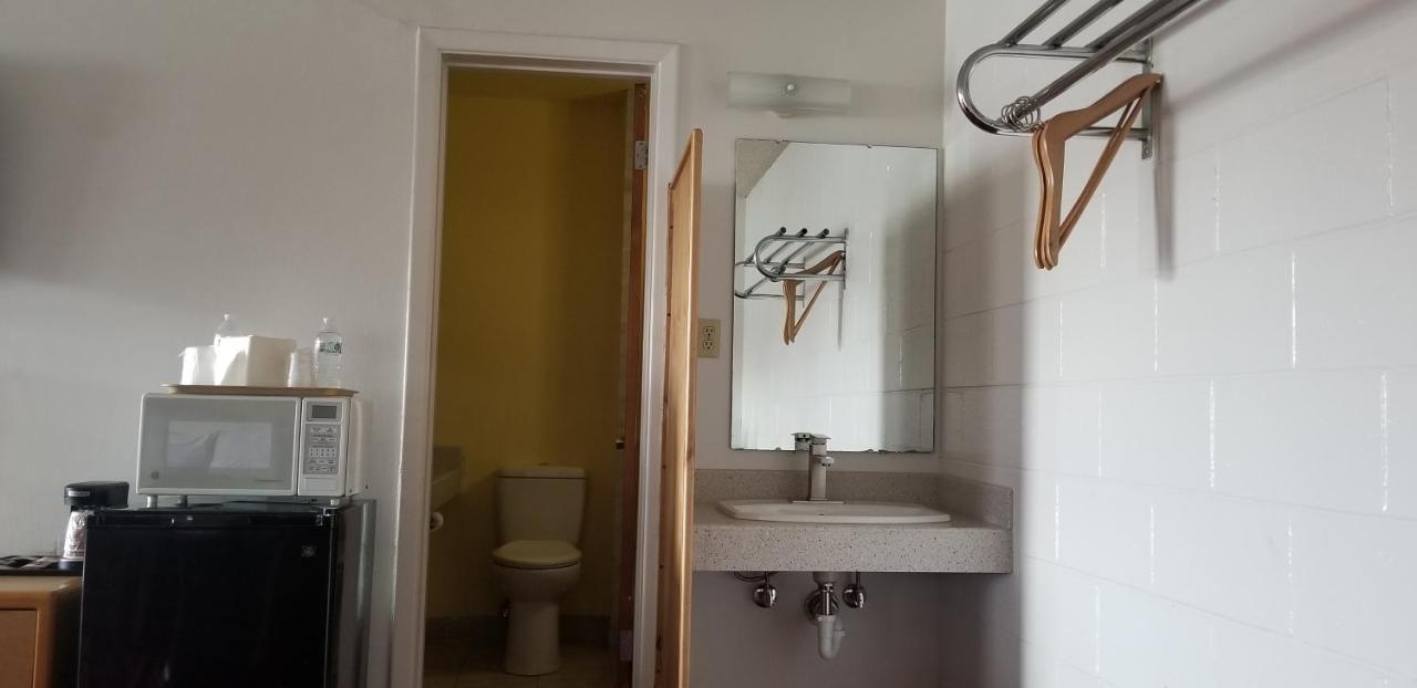 Regency Inn Уинемюка Екстериор снимка
