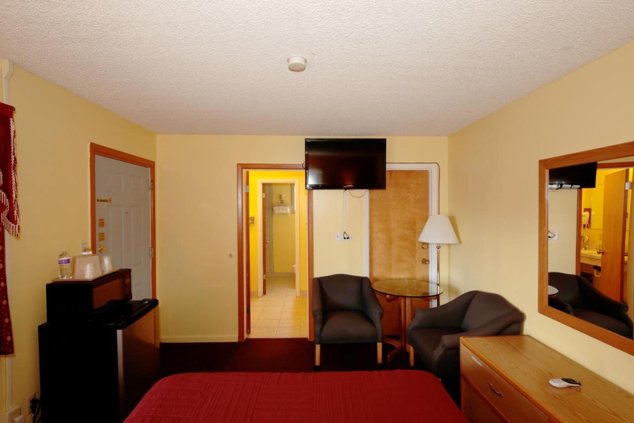 Regency Inn Уинемюка Екстериор снимка